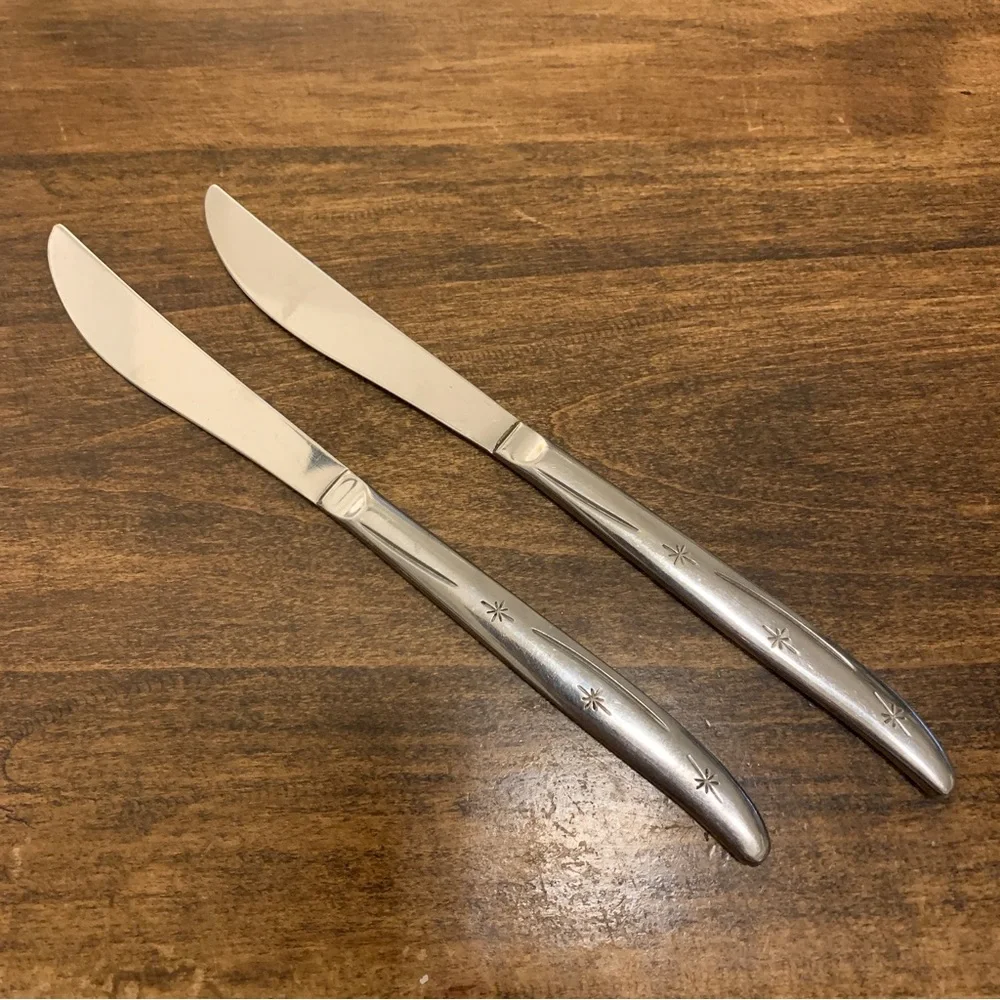 3/$20 two knives with stars